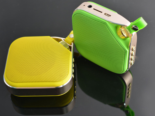 Bluetooth drahtlose Sprecher 800mAh im Freien mit TF-Karten-Musik-Lautsprecher